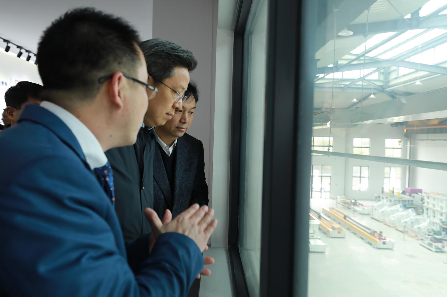 蘇州高新區黨工委書記、區長吳新明書記、王牟、黃鋒主任一行調研通錦