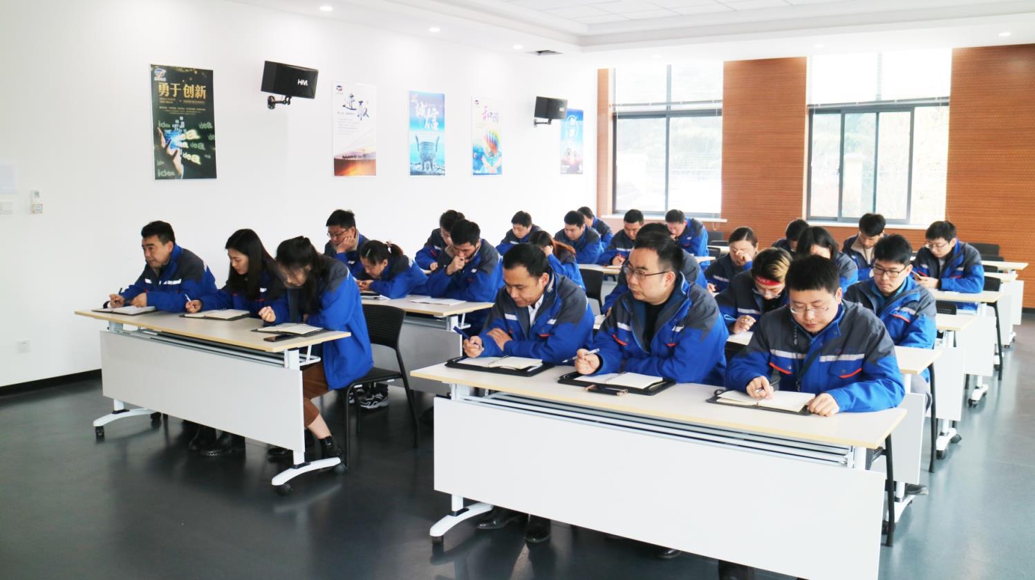 蘇州通錦中層以上干部月度會議順利召開